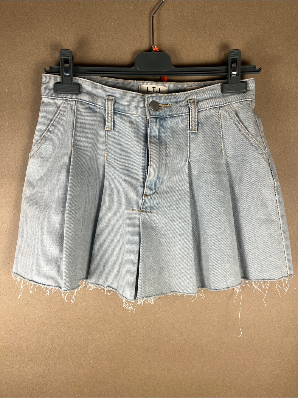 L.T.J Denim Los Angeles Pleated Mini Skirt S Light Wash Raw Hem Y2K Tennis Core